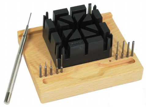 Stiftaustreiber auf Holzsockel Horotec